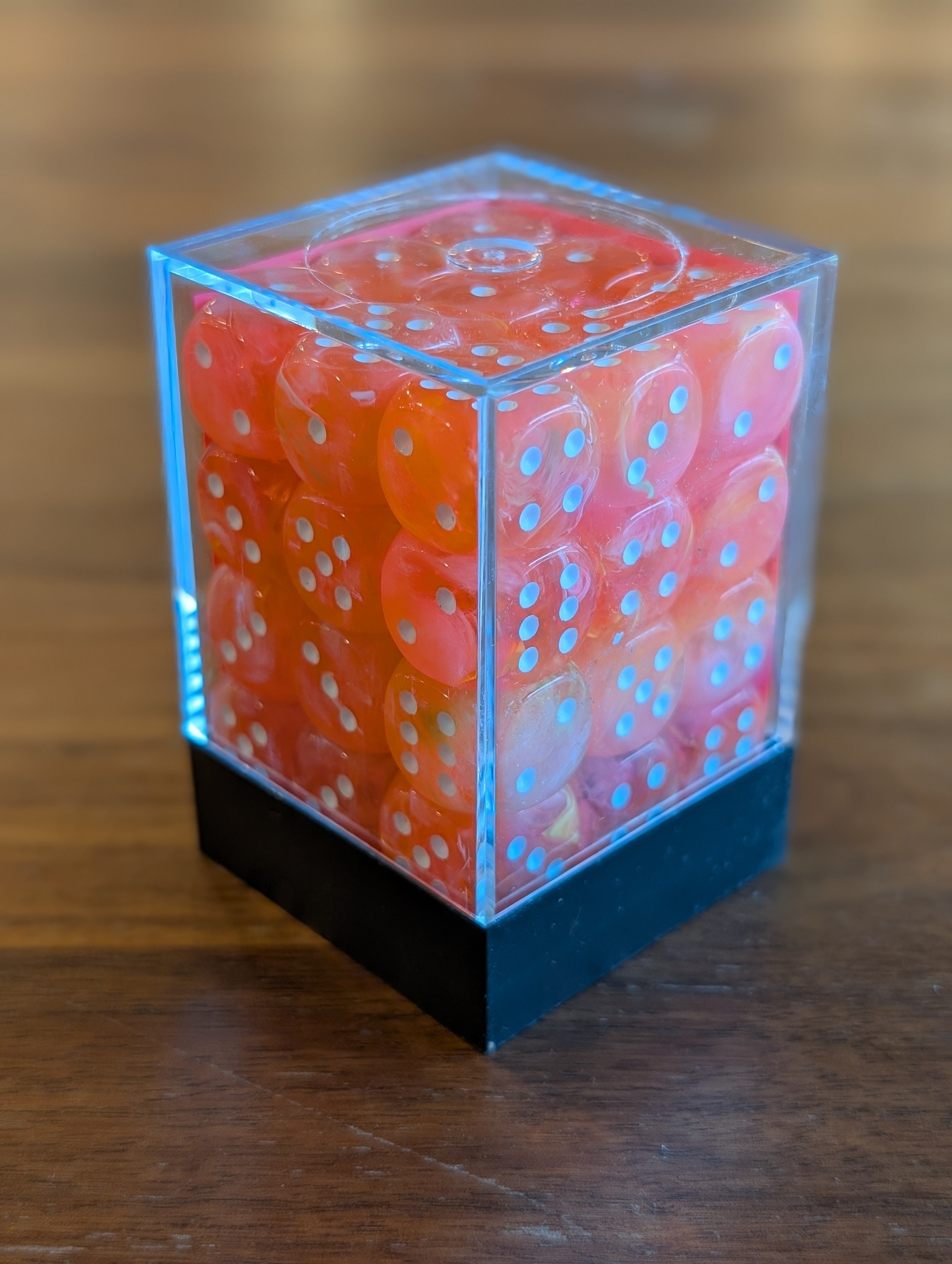 Chessex Dahlia (White)